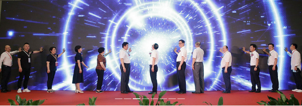 uv打印機(jī),uv平板打印機(jī),萬能打印機(jī),uv彩印機(jī),uv打印機(jī)廠家,龍潤